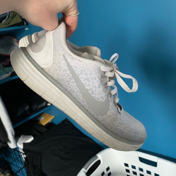 Nike running shoes - Picture 3 of 3